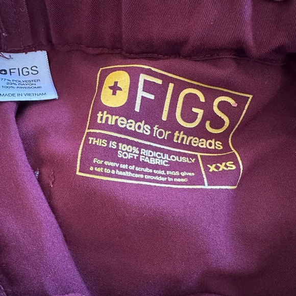 Figs set of Casma 3 pocket top and pants - Picture 11 of 11